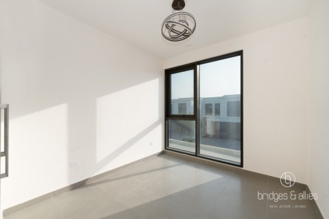 Снять в аренду виллу в Дубай Хилс Эстейт, Дубай: 3 спальни, 270.9м², № 77148 - фото 12