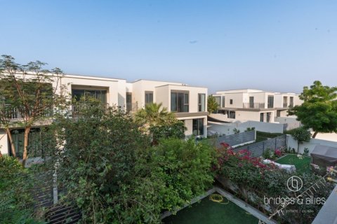 Снять в аренду виллу в Дубай Хилс Эстейт, Дубай: 3 спальни, 270.9м², № 77149 - фото 24