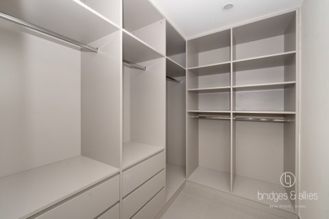 Снять в аренду виллу в Дубай Хилс Эстейт, Дубай: 3 спальни, 270.9м², № 77149 - фото 14