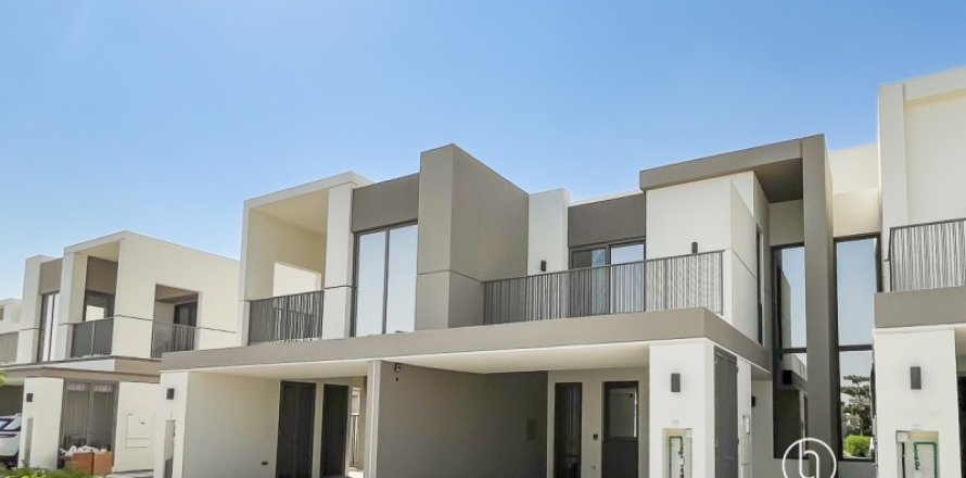 Вилла в Дубае, 3 спальни, 140.5м², № 77147