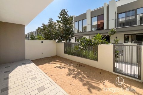 Снять в аренду виллу в Дубае: 3 спальни, 140.5м², № 77147 - фото 14