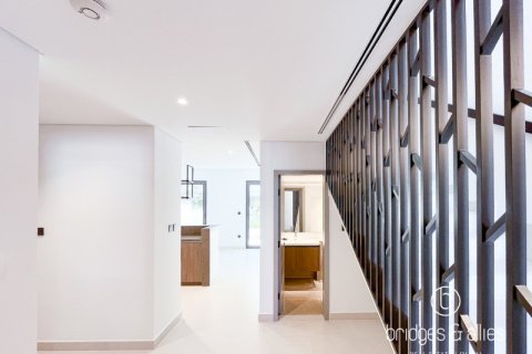 Снять в аренду виллу в Дубае: 3 спальни, 140.5м², № 77147 - фото 7