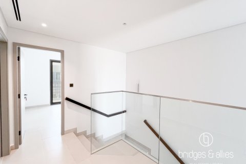 Снять в аренду виллу в Дубае: 3 спальни, 140.5м², № 77147 - фото 8