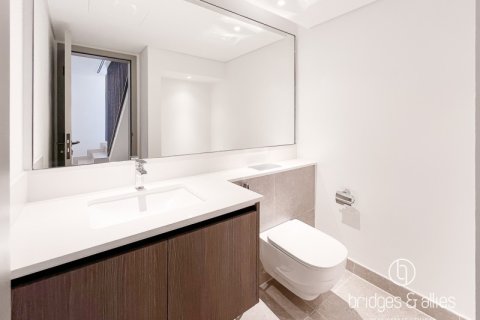 Снять в аренду виллу в Дубае: 3 спальни, 140.5м², № 77147 - фото 13