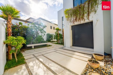 Villa en Dubai, 4 dormitorios, 1222.3 m², № 96469 - foto 5