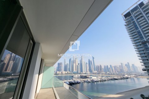 Apartamento en EMAAR Beachfront, Dubai Harbour, Dubai, 1 dormitorio, 79 m², № 16120 - foto 1
