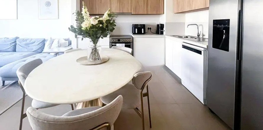 Appartement à Dubai, 2 chambres, 93 m², № 5554