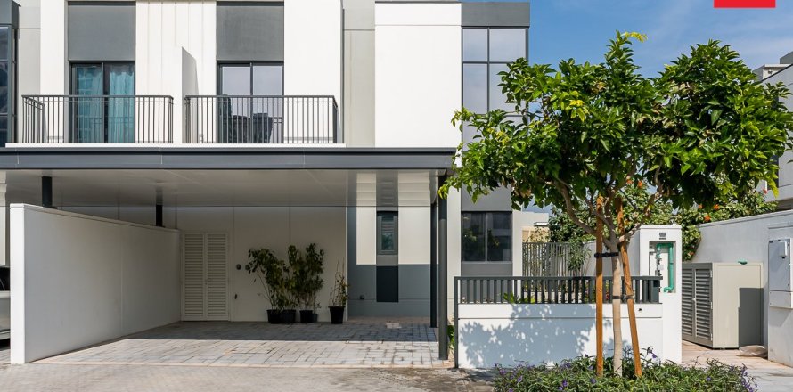 Adosado en Al Furjan, Dubai, 4 dormitorios, 345.7 m², № 10047