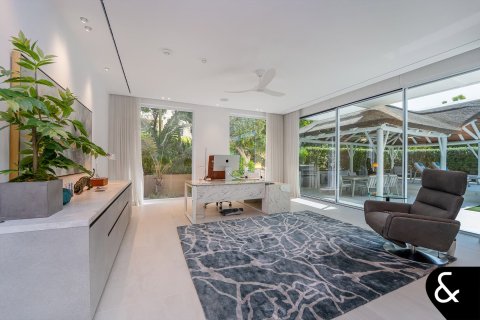 Villa in Jumeirah Golf Estates, Dubai 6 bedrooms, 764 sq.m. № 75702 - photo 7