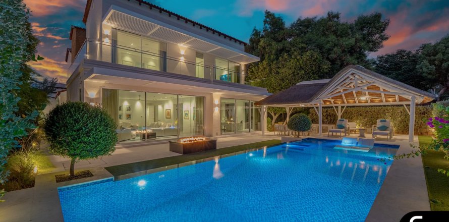 Villa in Jumeirah Golf Estates, Dubai 6 bedrooms, 764 sq.m. № 75702