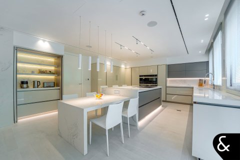 Villa in Jumeirah Golf Estates, Dubai 6 bedrooms, 764 sq.m. № 75702 - photo 10