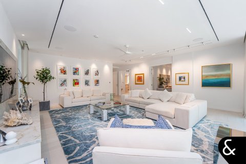 Villa in Jumeirah Golf Estates, Dubai 6 bedrooms, 764 sq.m. № 75702 - photo 4