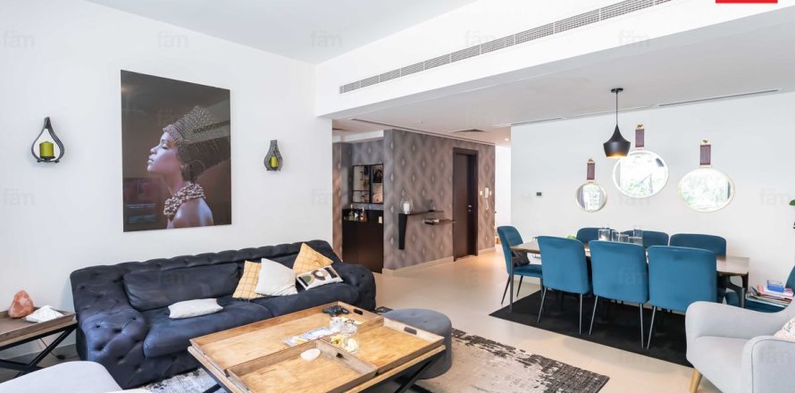 Adosado en Dubai, 3 dormitorios, 187.3 m², № 41038