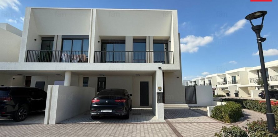 Adosado en Town Square, Dubai, 4 dormitorios, 253.6 m², № 67594
