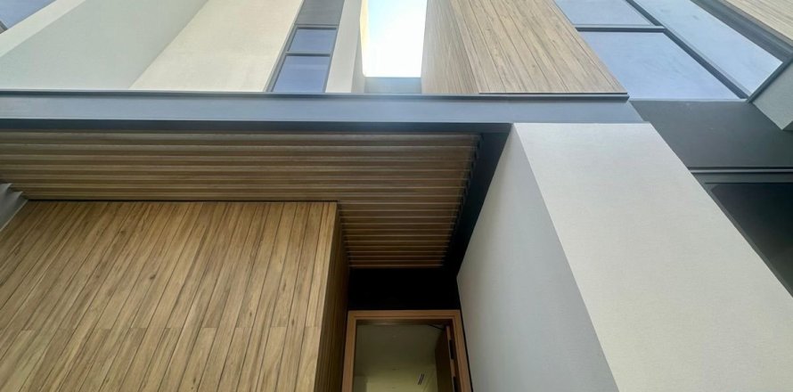 Townhouse in Dubai 3 bedrooms, 169.7 sq.m. № 67583