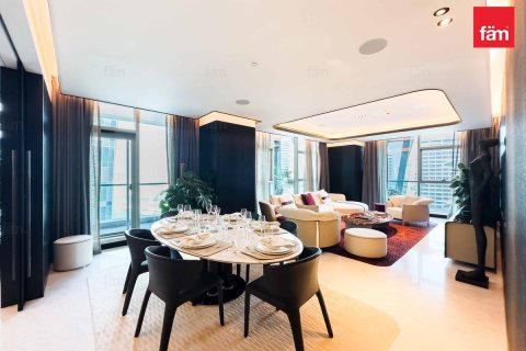 Apartment in Business Bay, Dubai 2 bedrooms, 186.4 sq.m. № 67587 - photo 1