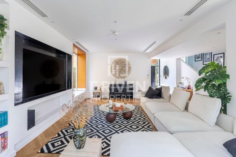 Купить виллу в Jumeirah Park, Дубай: 4 спальни, 510м², № 64882 - фото 2