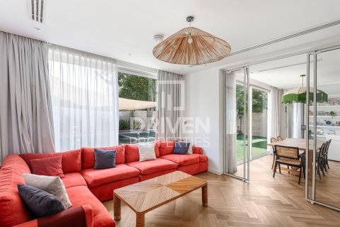 Купить виллу в Jumeirah Park, Дубай: 4 спальни, 510м², № 64882 - фото 7