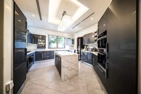 Villa in Palm Jumeirah, Dubai 6 bedrooms, 910 sq.m. № 64880 - photo 21