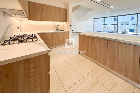 Townhouse in Jumeirah Village Circle, Dubai 4 bedrooms, 325 sq.m. № 15910 - photo 4