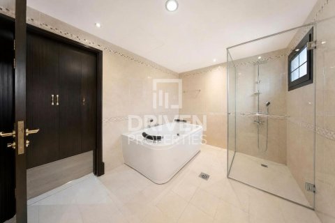 Villa in The Villa, Dubai 5 bedrooms, 726.69 sq.m. № 136589 - photo 17