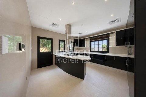 Villa in The Villa, Dubai 5 bedrooms, 726.69 sq.m. № 136589 - photo 7