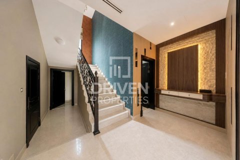 Villa in The Villa, Dubai 5 bedrooms, 726.69 sq.m. № 136589 - photo 4