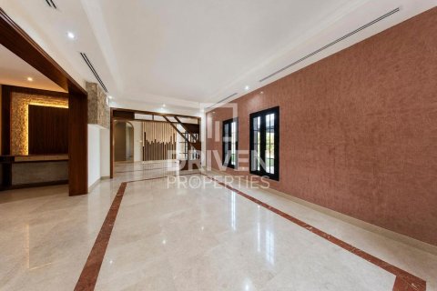 Villa in The Villa, Dubai 5 bedrooms, 726.69 sq.m. № 136589 - photo 2