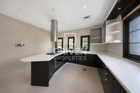 Villa in The Villa, Dubai 5 bedrooms, 726.69 sq.m. № 136589 - photo 8