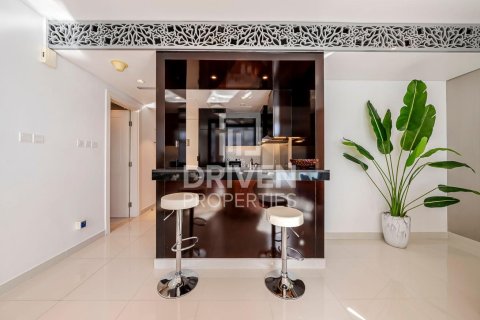 Apartment in Damac Maison The Distinction, Downtown Dubai (Downtown Burj Dubai), Dubai 3 bedrooms, 164.44 sq.m. № 136582 - photo 16