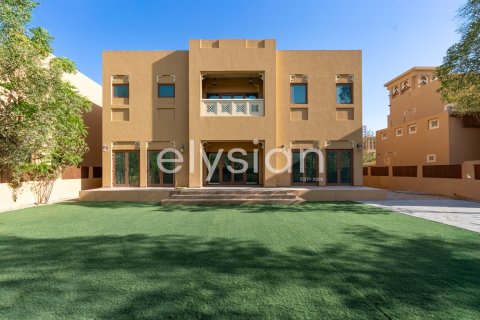 Villa en Murooj Al Furjan, Al Furjan, Dubai, 3 dormitorios, 322 m², № 38117 - foto 1