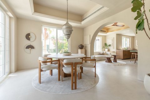 Villa in Dubai 5 bedrooms, 376 sq.m. № 96850 - photo 3