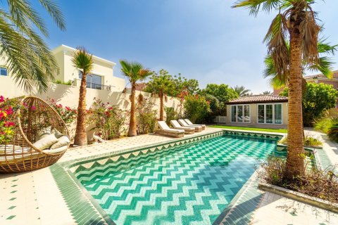 Villa in Dubai 5 bedrooms, 376 sq.m. № 96850 - photo 12