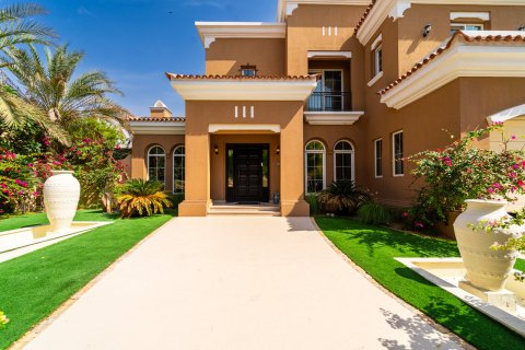 Villa in Dubai 5 bedrooms, 376 sq.m. № 96850 - photo 16
