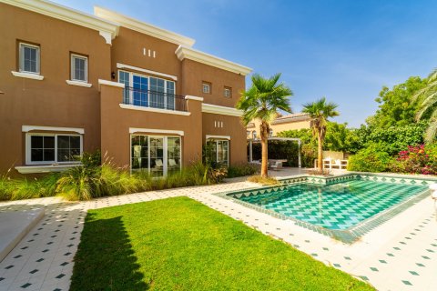 Villa in Dubai 5 bedrooms, 376 sq.m. № 96850 - photo 21