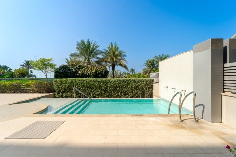 Apartment in Palm Jumeirah, Dubai 3 bedrooms, 896 sq.m. № 96858 - photo 18