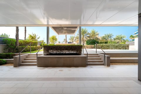 Apartment in Palm Jumeirah, Dubai 3 bedrooms, 896 sq.m. № 96858 - photo 4