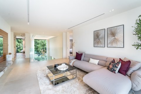 Villa in Jumeirah Islands, Dubai 5 bedrooms, 547 sq.m. № 100344 - photo 21