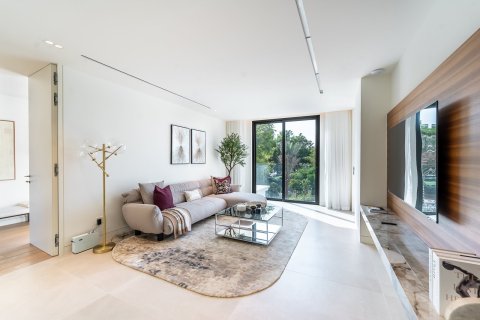 Villa in Jumeirah Islands, Dubai 5 bedrooms, 547 sq.m. № 100344 - photo 22