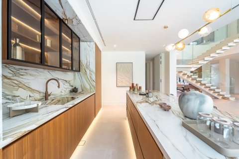 Villa in Jumeirah Islands, Dubai 5 bedrooms, 547 sq.m. № 100344 - photo 11