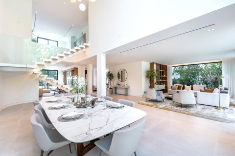 Villa in Jumeirah Islands, Dubai 5 bedrooms, 547 sq.m. № 100344 - photo 12