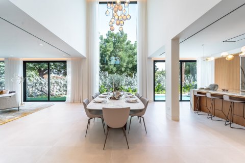 Villa in Jumeirah Islands, Dubai 5 bedrooms, 547 sq.m. № 100344 - photo 6