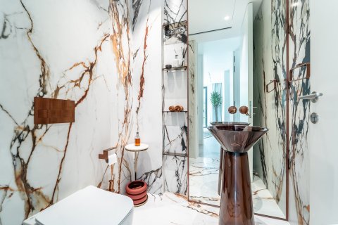 Villa in Jumeirah Islands, Dubai 5 bedrooms, 547 sq.m. № 100344 - photo 23