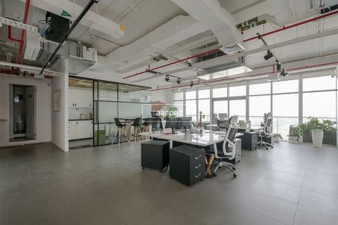 Office in Jumeirah Lake Towers, Dubai 134 sq.m. № 22322 - photo 2