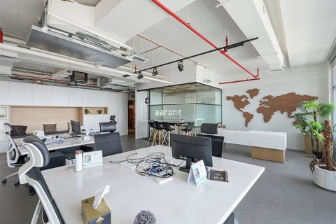 Office in Jumeirah Lake Towers, Dubai 134 sq.m. № 22322 - photo 3