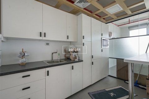 Office in Jumeirah Lake Towers, Dubai 134 sq.m. № 22322 - photo 9