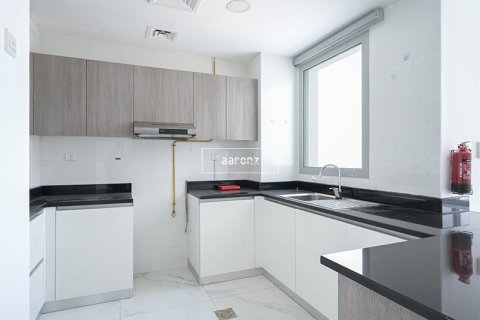 Apartment in Al Furjan, Dubai 2 bedrooms, 124.8 sq.m. № 22323 - photo 9