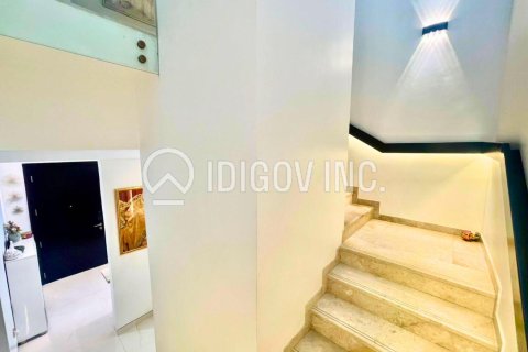 Villa in Al Barsha, Dubai 3 bedrooms, 228 sq.m. № 38578 - photo 12