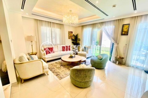 Villa in Al Barsha, Dubai 3 bedrooms, 228 sq.m. № 38578 - photo 7