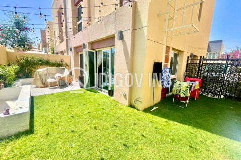 Villa in Al Barsha, Dubai 3 bedrooms, 228 sq.m. № 38578 - photo 16